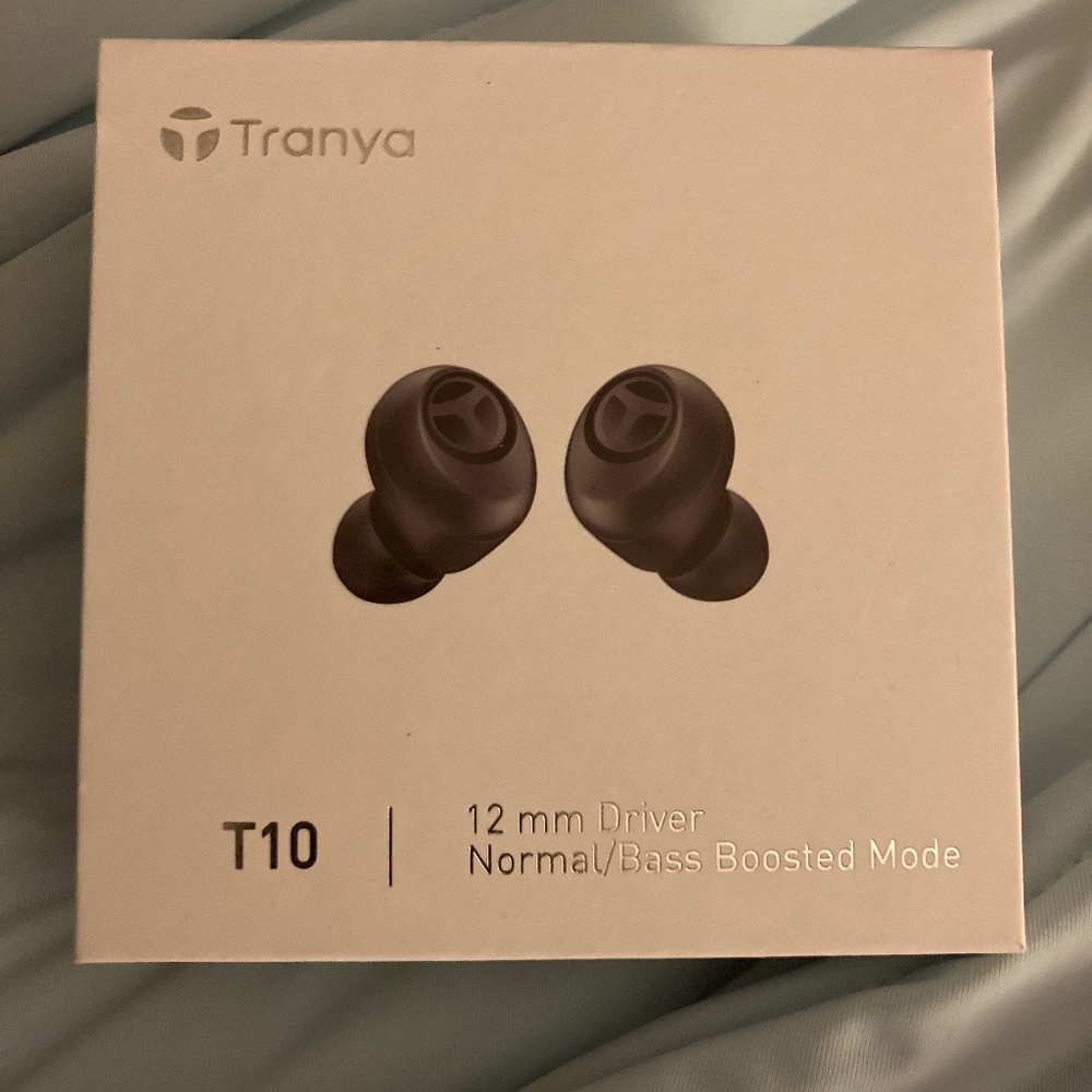 Wireless earbuds